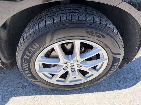 Used 2018 Volvo XC60 T5 Momentum AWD/4WD image 12