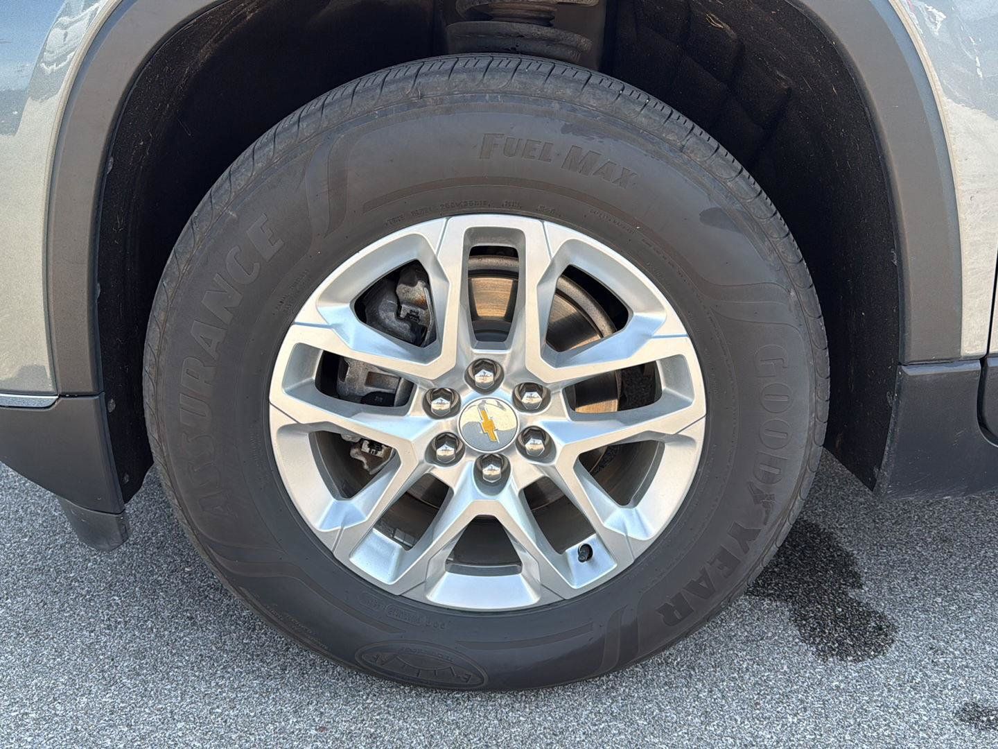 Used 2021 Chevrolet Traverse LT FWD image 11