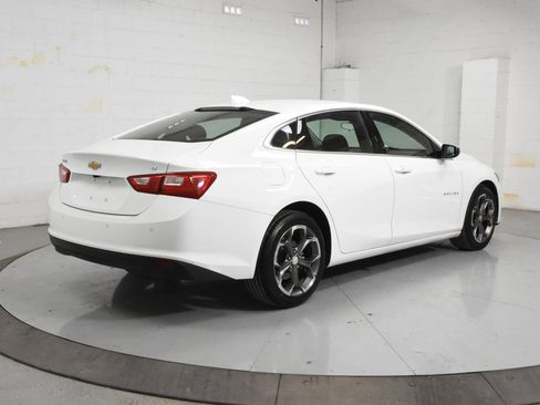 Used 2024 Chevrolet Malibu LT FWD image 2