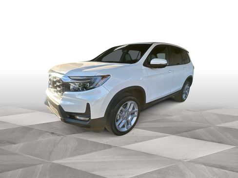 Used 2025 Honda Passport EX-L image 4