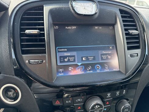 Used 2014 Chrysler 300 S image 17