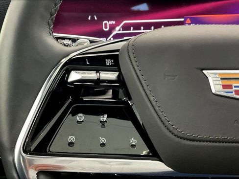 Used 2025 Cadillac Escalade Sport Platinum image 18