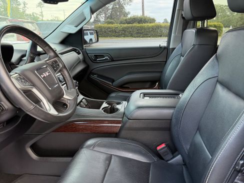 Used 2017 GMC Yukon SLT w/ Premium Edition image 15