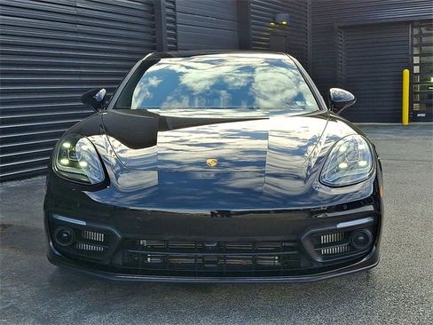 Used 2023 Porsche Panamera 4 Platinum Edition image 10
