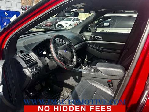 Used 2018 Ford Explorer XLT w/ Equipment Group 202A image 2