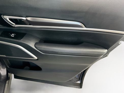Used 2025 Kia Telluride S FWD image 33