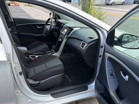 Used 2017 Hyundai Elantra GT FWD image 25