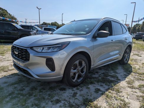 Used 2024 Ford Escape ST-Line w/ Tech Pack #1 FWD image 8