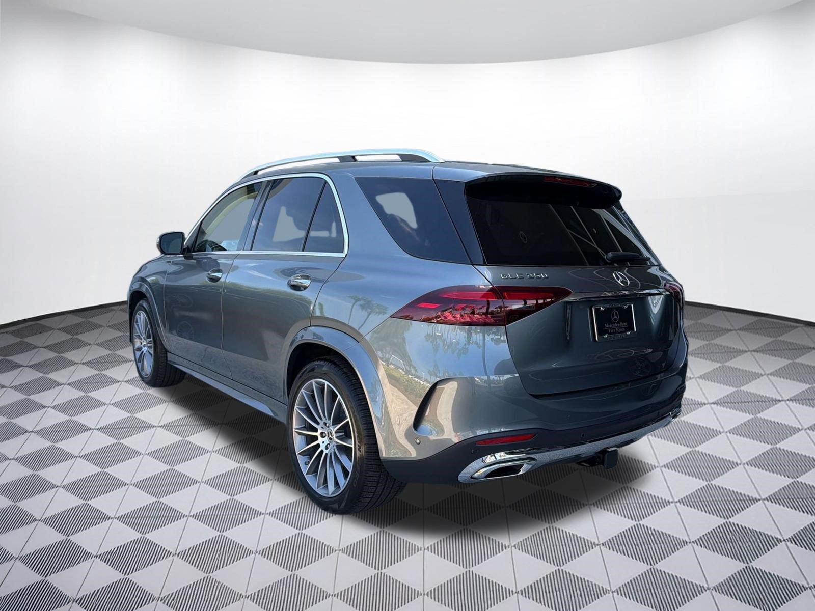 Used 2026 Mercedes-Benz GLE 350 4MATIC image 3