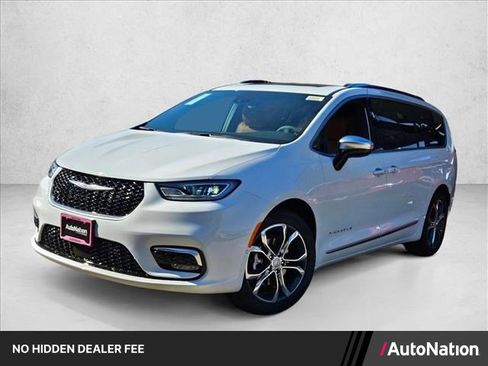 New 2026 Chrysler Pacifica Pinnacle FWD image 1