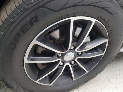 Used 2016 Dodge Grand Caravan SE FWD image 31