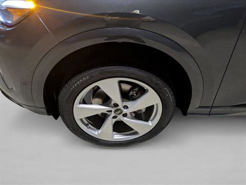 New 2025 Audi Q5 Premium Plus image 9