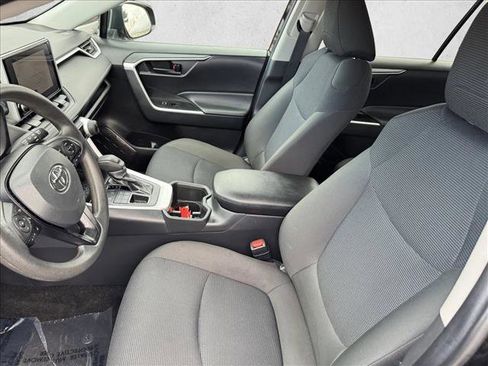 Used 2024 Toyota RAV4 LE AWD/4WD image 10