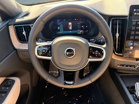New 2026 Volvo XC60 B5 Plus w/ Climate Package AWD/4WD image 17
