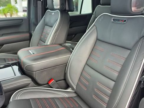Used 2026 GMC Yukon AT4 Ultimate w/ LPO, Floor Liner Package AWD/4WD image 17
