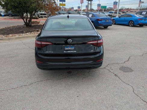 Used 2024 Volkswagen Jetta SE image 7