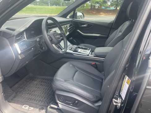 Used 2025 Audi Q7 2.0T Premium w/ Convenience Plus Package AWD/4WD image 7