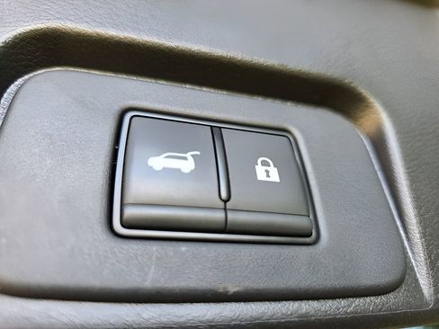 Used 2024 Nissan Rogue SV AWD/4WD image 7