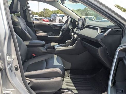 Used 2022 Toyota RAV4 XLE Premium AWD/4WD image 28