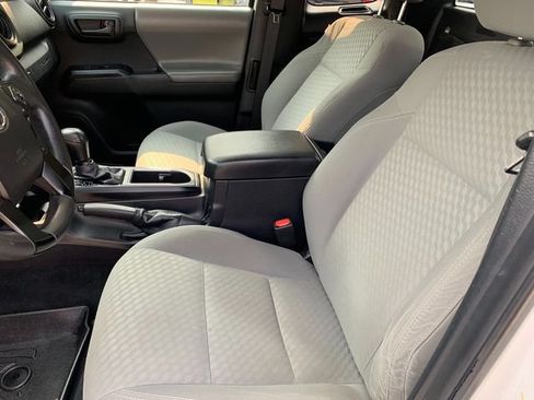 Used 2021 Toyota Tacoma SR RWD image 18