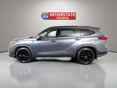 Used 2023 Toyota Highlander XSE image 4