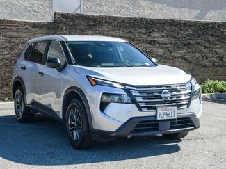 Used 2024 Nissan Rogue S video 3
