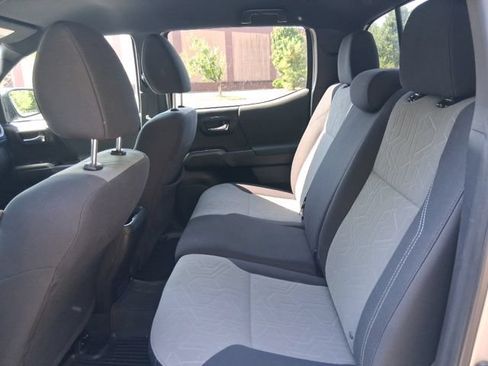 Used 2020 Toyota Tacoma TRD Sport AWD/4WD image 27