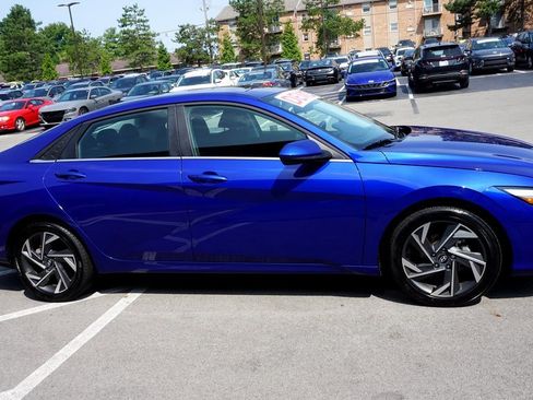 Used 2024 Hyundai Elantra SEL w/ Convenience Package image 4