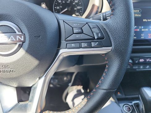 Used 2024 Nissan Kicks SR w/ SR Premium Package FWD image 23