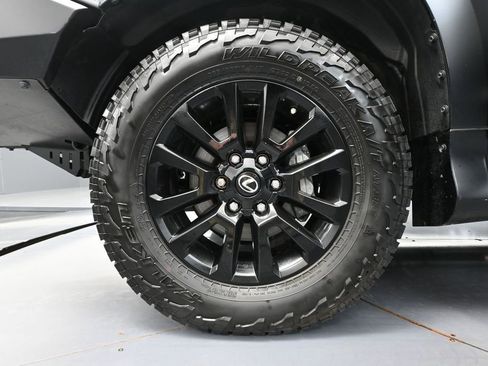 Used 2023 Lexus GX 460 w/ Black Line Special Edition AWD/4WD image 17