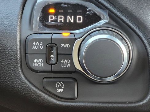 New 2026 RAM 1500 4x4 Crew Cab image 31