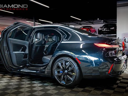 Used 2023 BMW i7 xDrive60 image 71