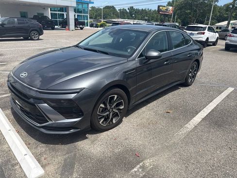 Used 2025 Hyundai Sonata SEL FWD image 1