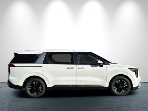 New 2026 Kia Carnival LXS image 3