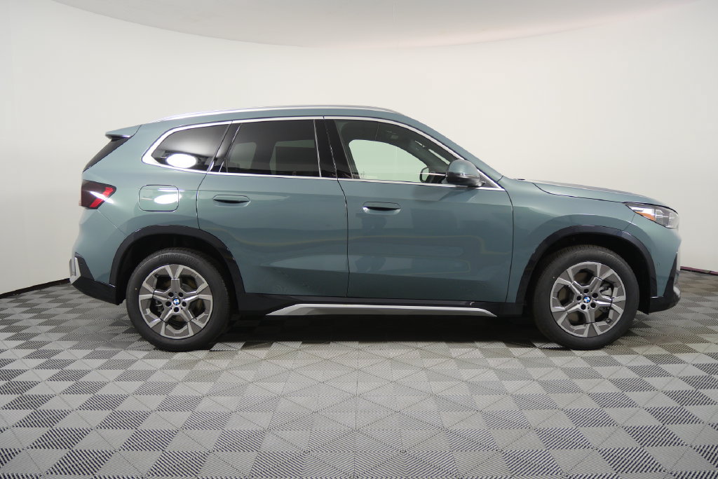 Certified 2026 BMW X1 xDrive28i w/ Technology Package AWD/4WD image 3