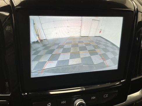 Used 2019 Chevrolet Traverse LT FWD image 5