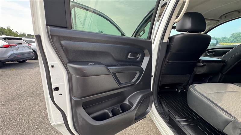 Used 2017 Nissan Titan S AWD/4WD image 40