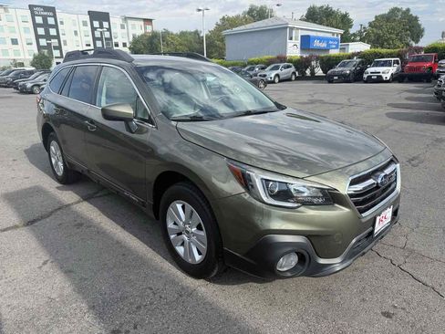 Used 2018 Subaru Outback 2.5i Premium AWD/4WD image 4