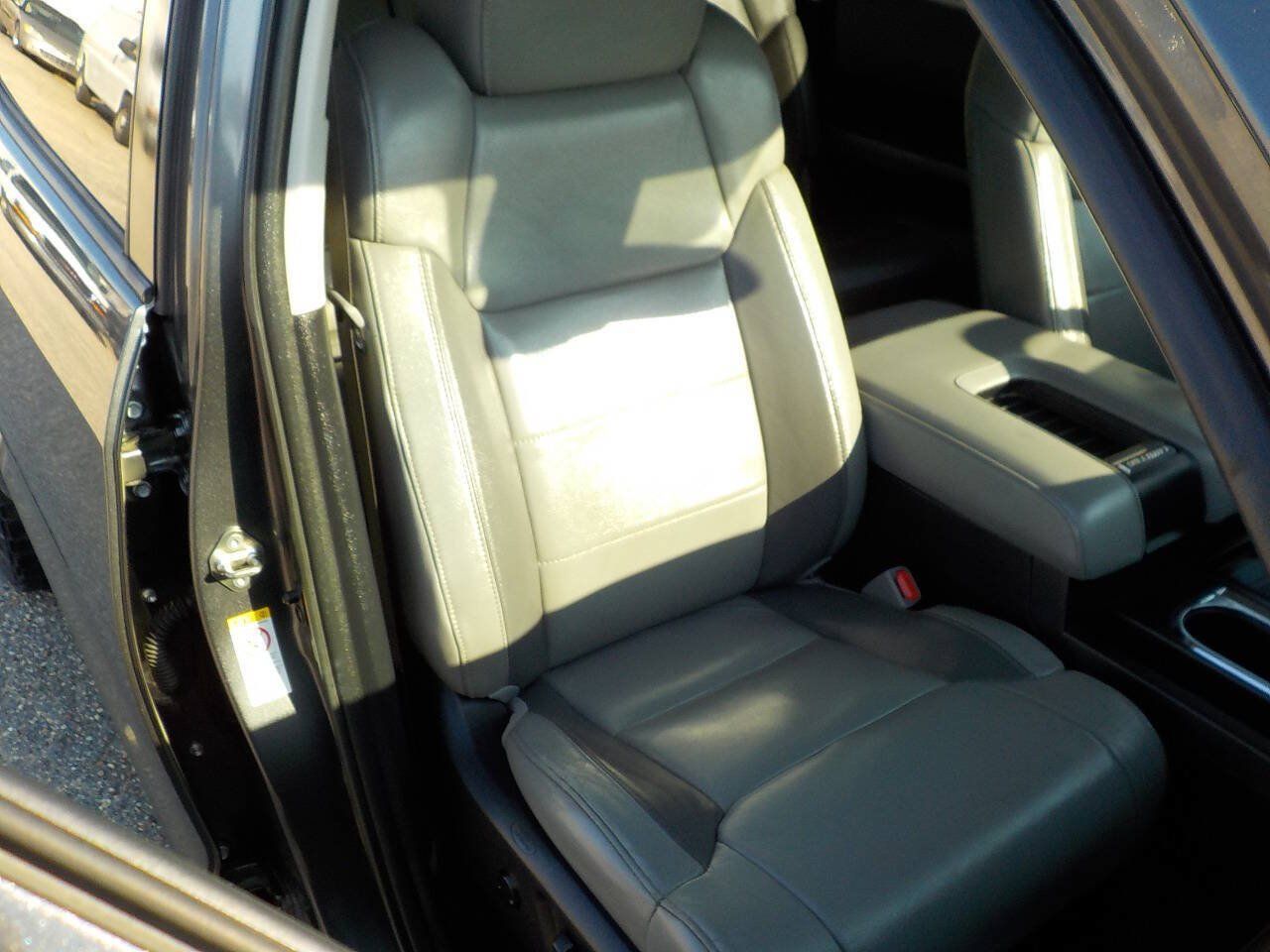 Used 2018 Toyota Tundra Limited w/ Limited Premium Package AWD/4WD image 29