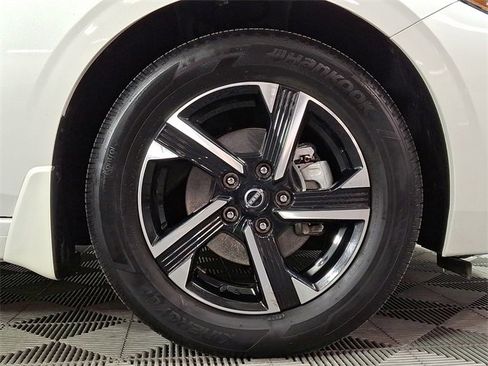 Certified 2024 Nissan Sentra SV w/ Trunk Package image 11