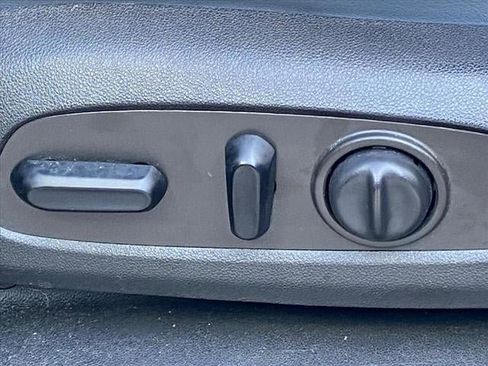 Used 2021 Buick Enclave Essence w/ LPO, Touring Package image 14