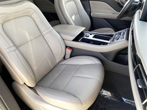 Certified 2023 Lincoln Aviator Reserve w/ Equipment Group 201A image 13