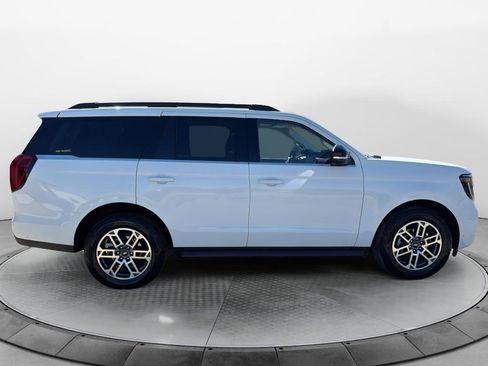 Used 2025 Ford Expedition Active AWD/4WD image 5