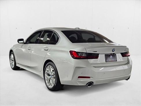 Used 2025 BMW 330i xDrive Sedan w/ Convenience Package image 8