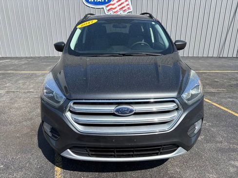 Used 2017 Ford Escape SE w/ Equipment Group 201A AWD/4WD image 2