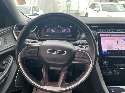 Used 2021 Jeep Grand Cherokee L Limited AWD/4WD image 15