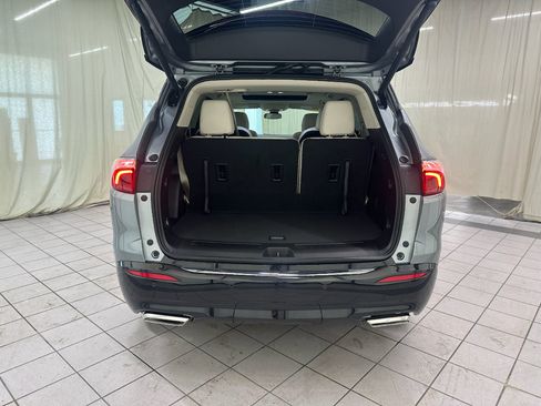 Used 2024 Buick Enclave Essence w/ Experience Buick Package AWD/4WD image 8