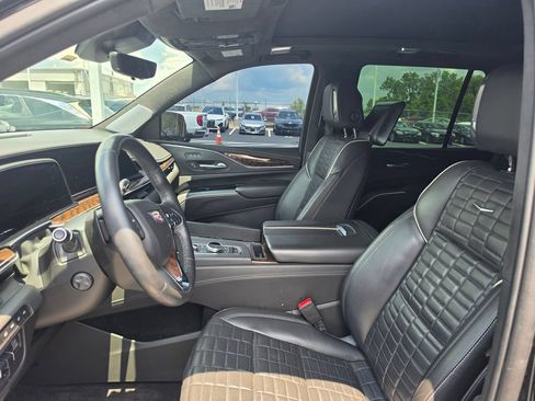 Used 2022 Cadillac Escalade Sport Platinum AWD/4WD image 8