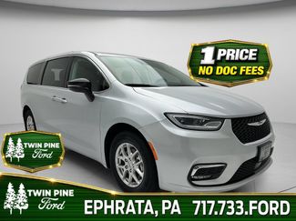 Used 2024 Chrysler Pacifica Touring-L FWD video 1