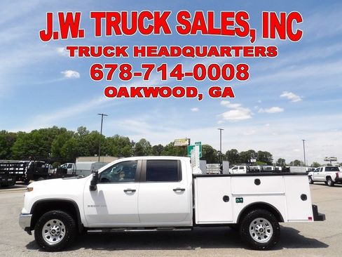 Used 2025 Chevrolet Silverado 3500 W/T w/ WT/CX Safety Package AWD/4WD image 2